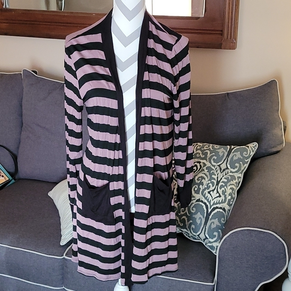 The Zigzag Stripe sz medium striped cardigan WT132